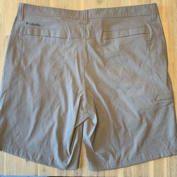 Columbia Men's Shorts 40W Tech Water Repellent - Picture 2 of 5